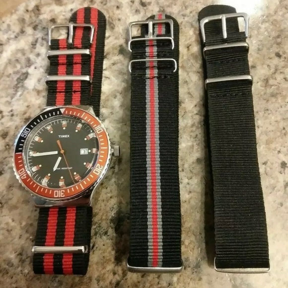 Timex Diver's 100M Coke Bezel Mens Watch "NEW OLD STOCK" T2P2249J - Picture 6 of 7